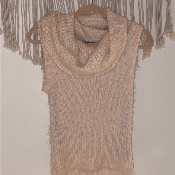 🐚Final⤵️Bebe Scallop Shell Fuzzy Cowl Neck Sweater Top - Picture 2 of 7